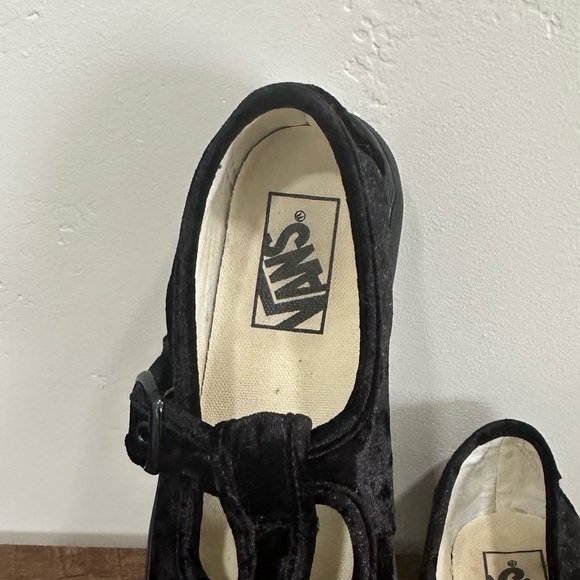 VANS SOLID BLACK STYLE 93 CRUSHED VELVET MARY JANE SNEAKERS WITH BUCKLE 7.5 - Picture 11 of 12